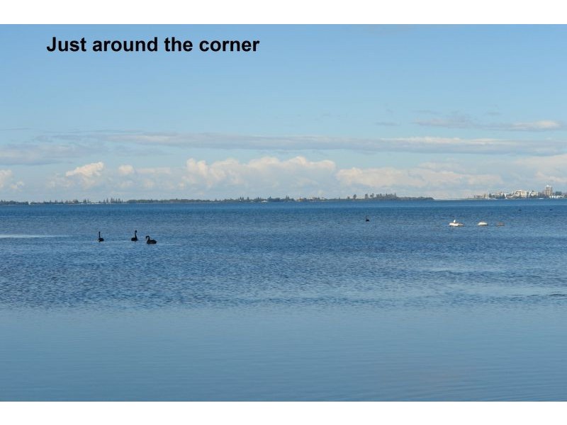 2/35 Warner Avenue, Tuggerawong NSW 2259