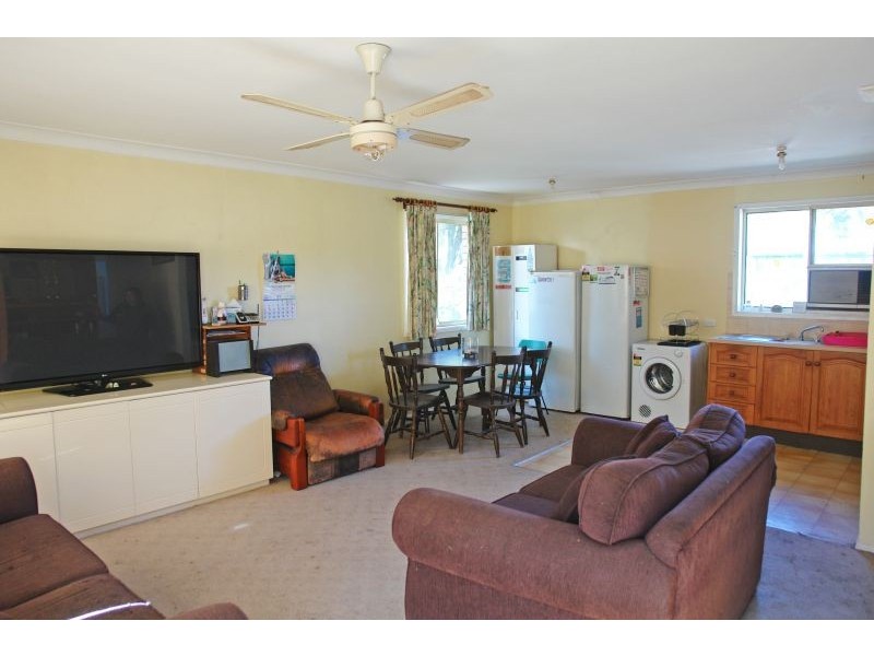 2/35 Warner Avenue, Tuggerawong NSW 2259