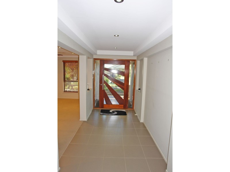 6 Capri Close, Woongarrah NSW 2259