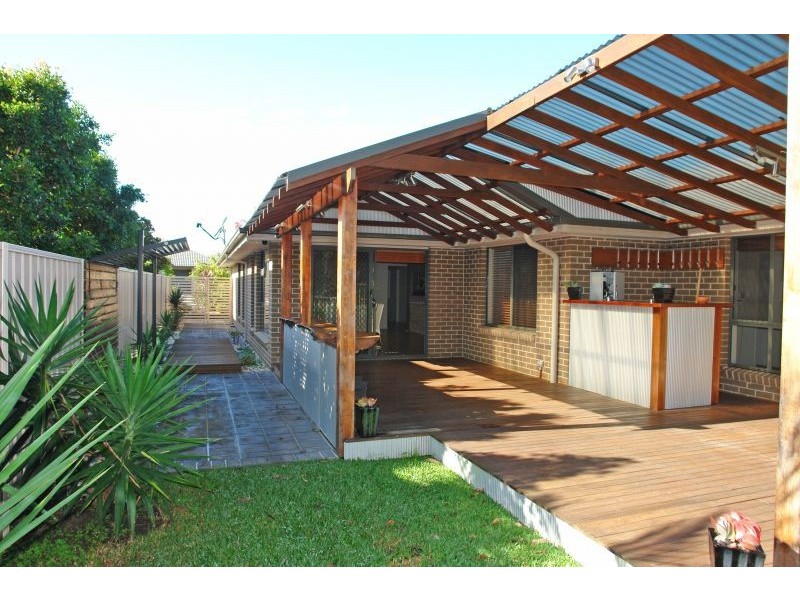 6 Capri Close, Woongarrah NSW 2259