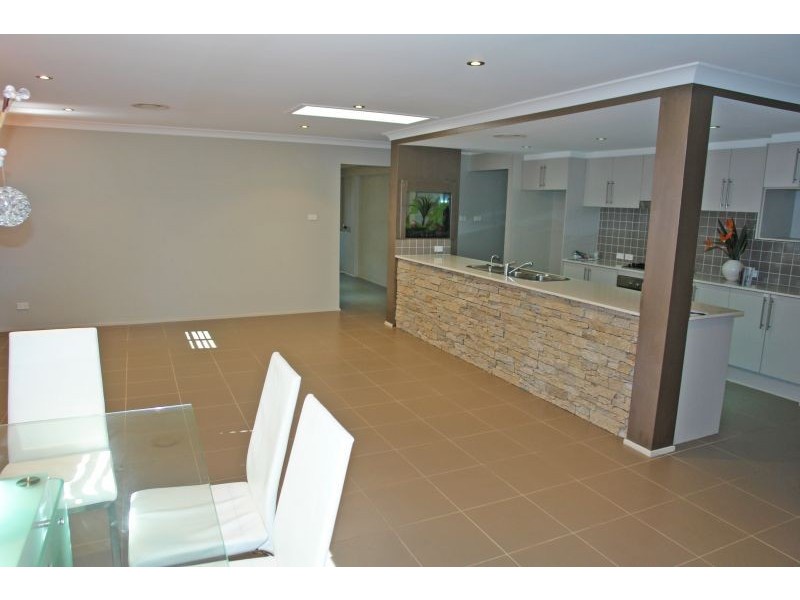 6 Capri Close, Woongarrah NSW 2259