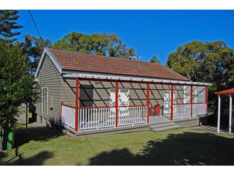 121 Sunrise Avenue, Budgewoi NSW 2262