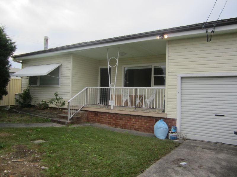 33 Holmes Avenue, Toukley NSW 2263