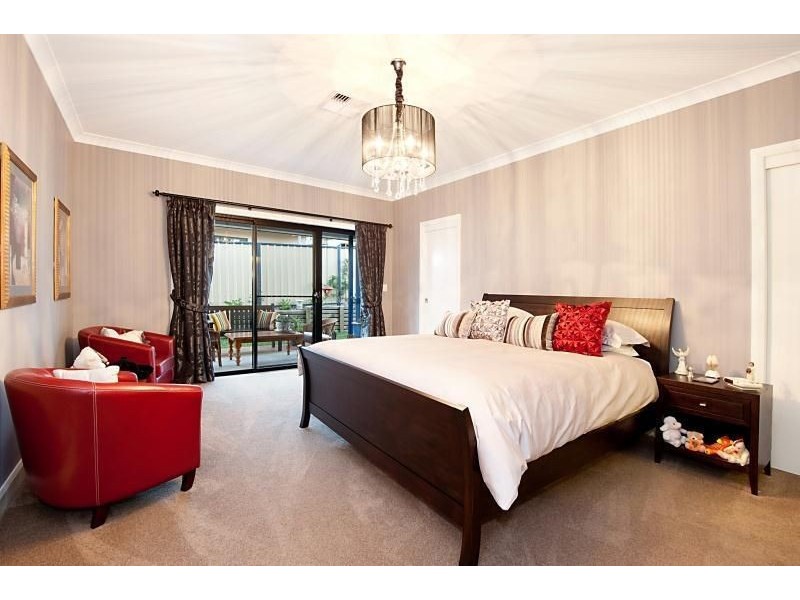 240 Johns Road, Wadalba NSW 2259