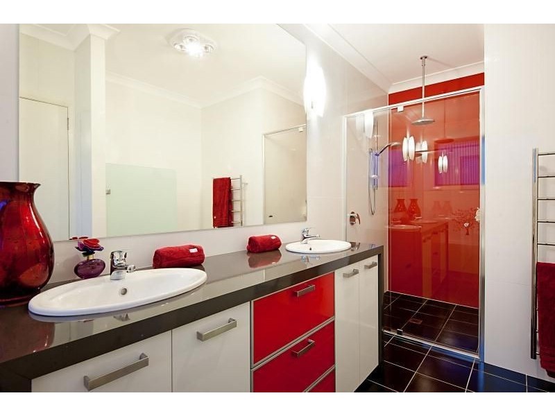 240 Johns Road, Wadalba NSW 2259