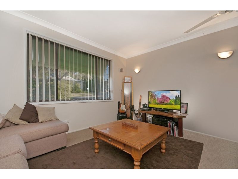 1 Inderan Avenue, Lake Haven NSW 2263