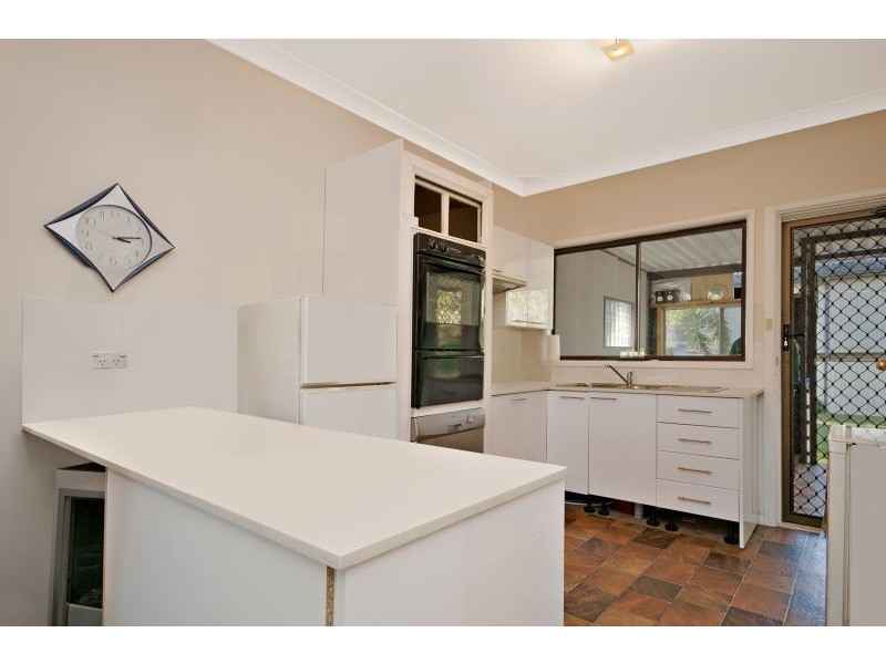 1 Inderan Avenue, Lake Haven NSW 2263