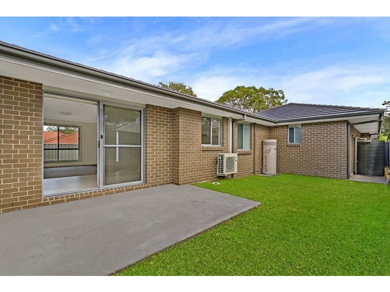 2a Holmes Avenue, Toukley NSW 2263