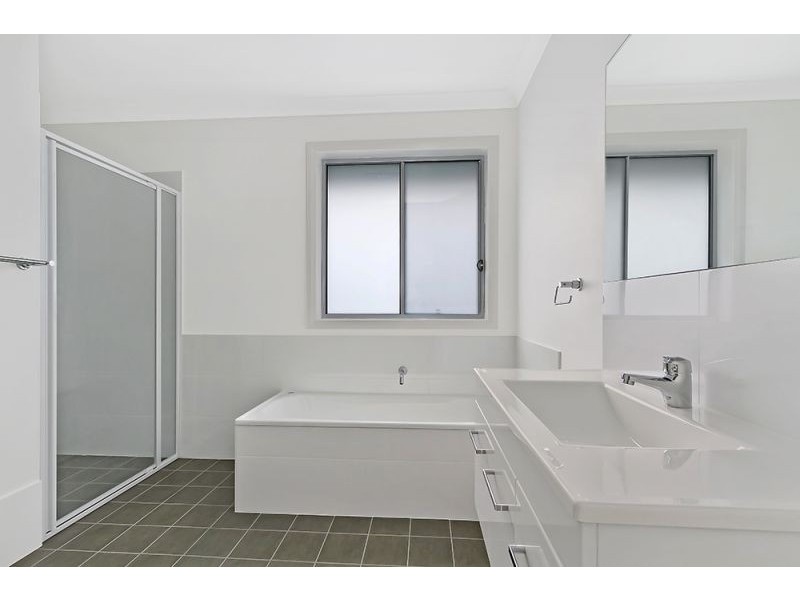 2a Holmes Avenue, Toukley NSW 2263