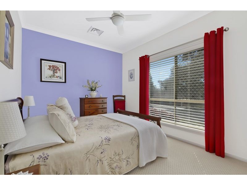 14 Twin Lakes Drive, Lake Haven NSW 2263