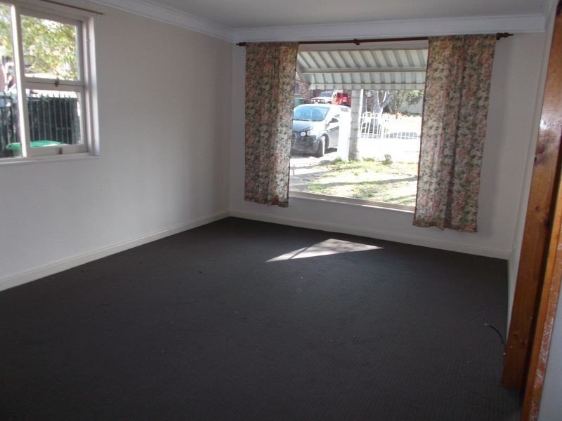 6 Sadie Avenue, Gorokan NSW 2263