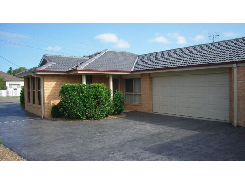 10 Nichols Avenue, Gorokan NSW 2263