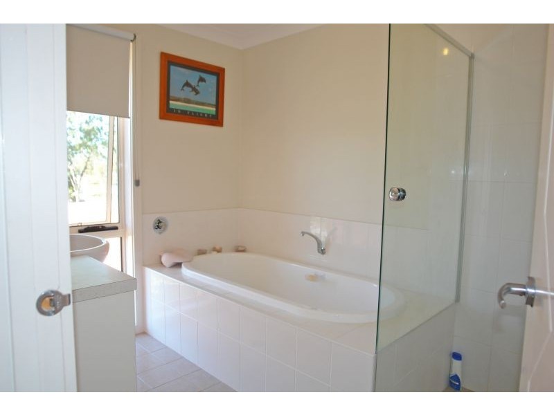 259 Johns Road, Wadalba NSW 2259