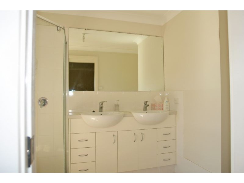 259 Johns Road, Wadalba NSW 2259