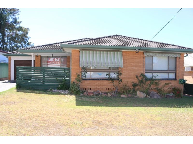 25 Rolfe Avenue, Kanwal NSW 2259