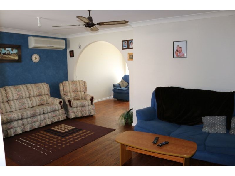 25 Rolfe Avenue, Kanwal NSW 2259