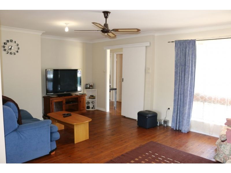 25 Rolfe Avenue, Kanwal NSW 2259