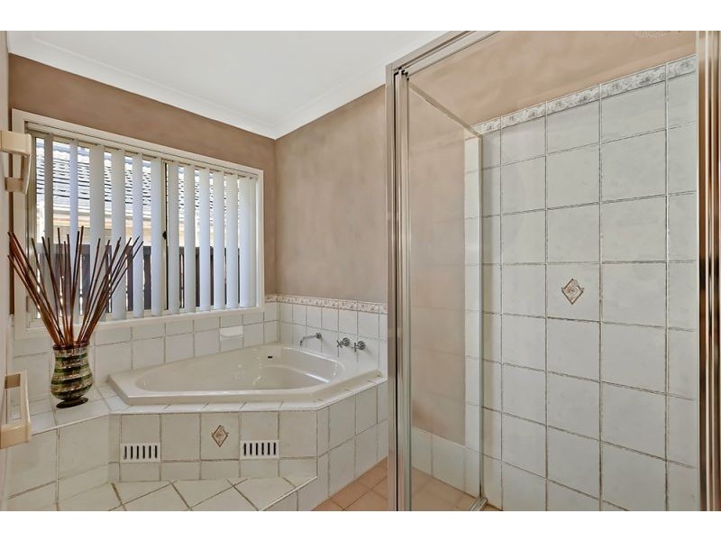 10 Tomaree Crescent, Woongarrah NSW 2259