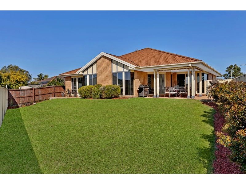 10 Tomaree Crescent, Woongarrah NSW 2259