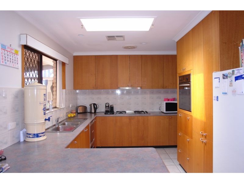 2 Rankens Court, Wyong NSW 2259