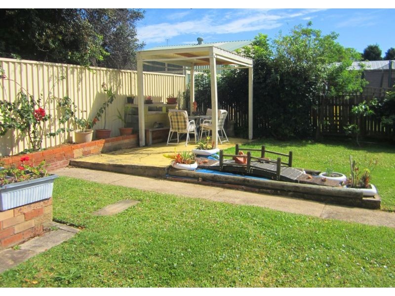 8 Arlington Street, Gorokan NSW 2263