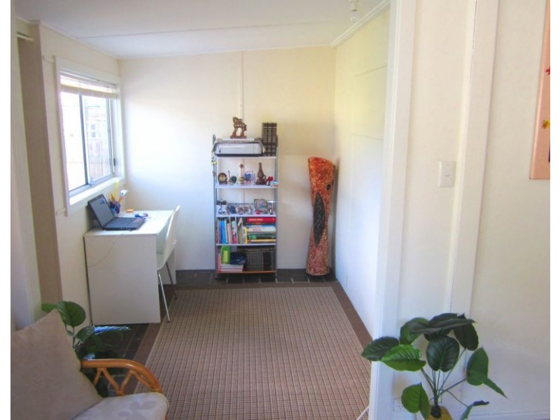 8 Arlington Street, Gorokan NSW 2263