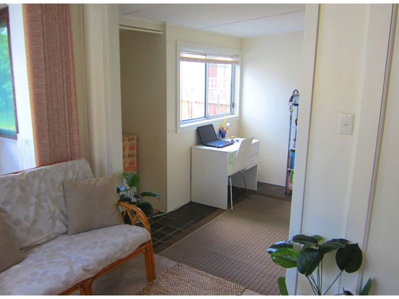 8 Arlington Street, Gorokan NSW 2263