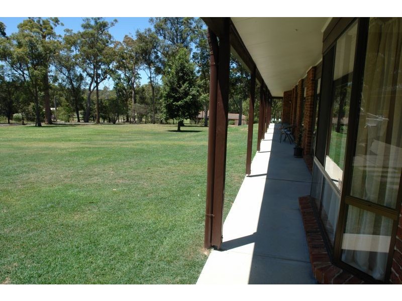 1 Crestwood Road, Jilliby NSW 2259