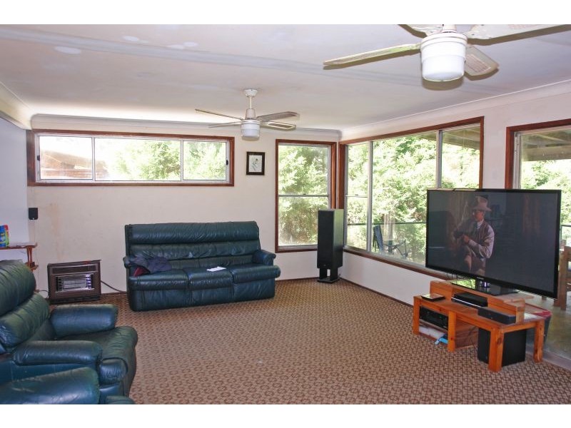 24 Golding Grove, Wyong NSW 2259