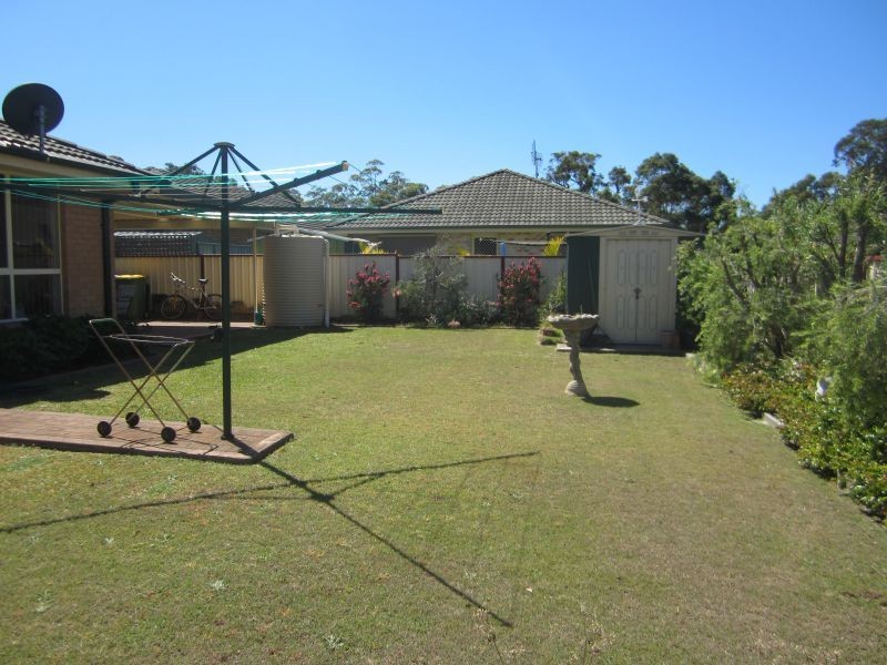 8 Renee Close, Lake Haven NSW 2263