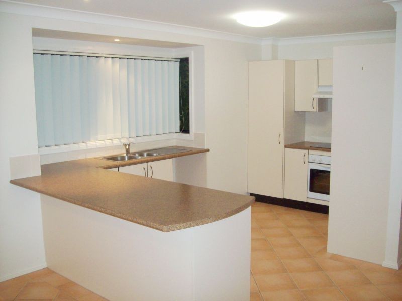 2/253 Tuggerawong Road, Tuggerawong NSW 2259