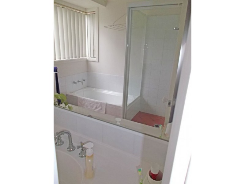 1/253 Tuggerawong Road, Tuggerawong NSW 2259