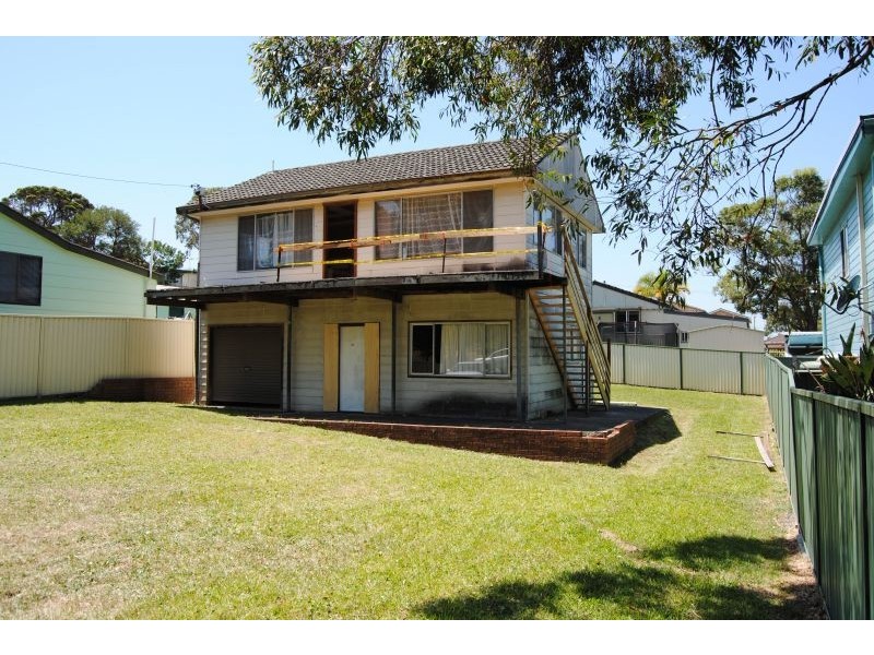 37 Vena Avene, Gorokan NSW 2263