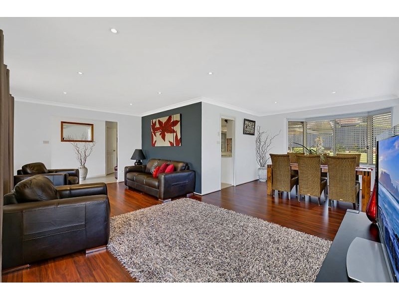 6 Mascord Avenue, Wadalba NSW 2259