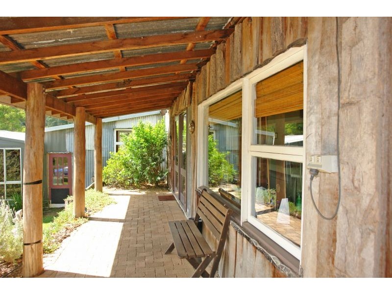 77 Hills Lane, Yarramalong NSW 2259