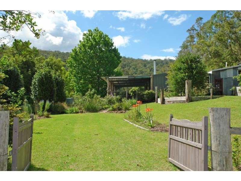 77 Hills Lane, Yarramalong NSW 2259