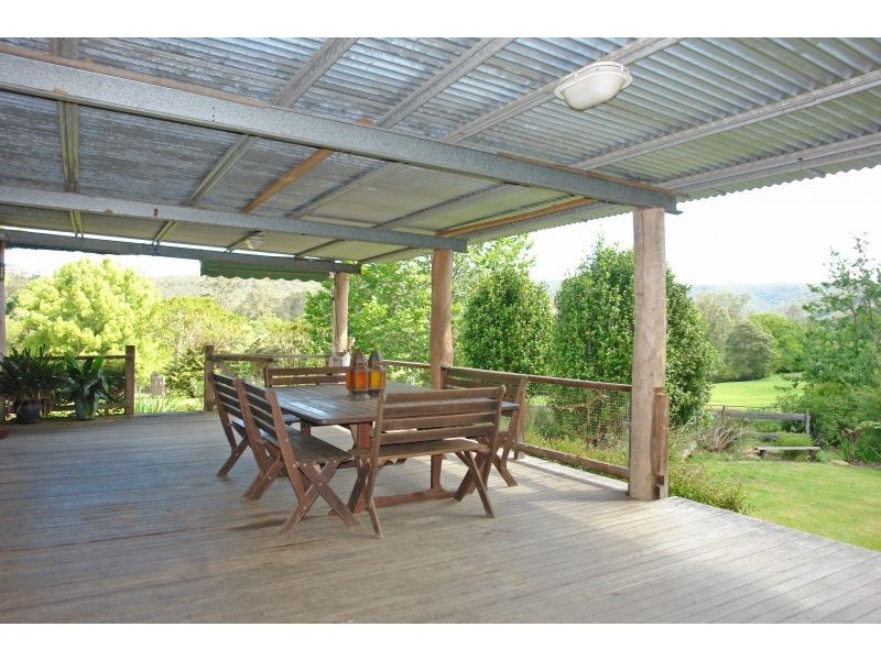 77 Hills Lane, Yarramalong NSW 2259