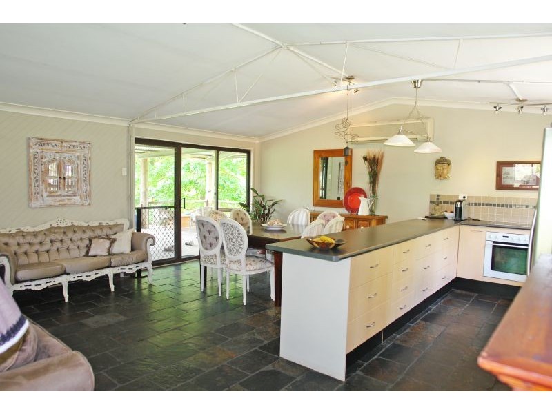 77 Hills Lane, Yarramalong NSW 2259