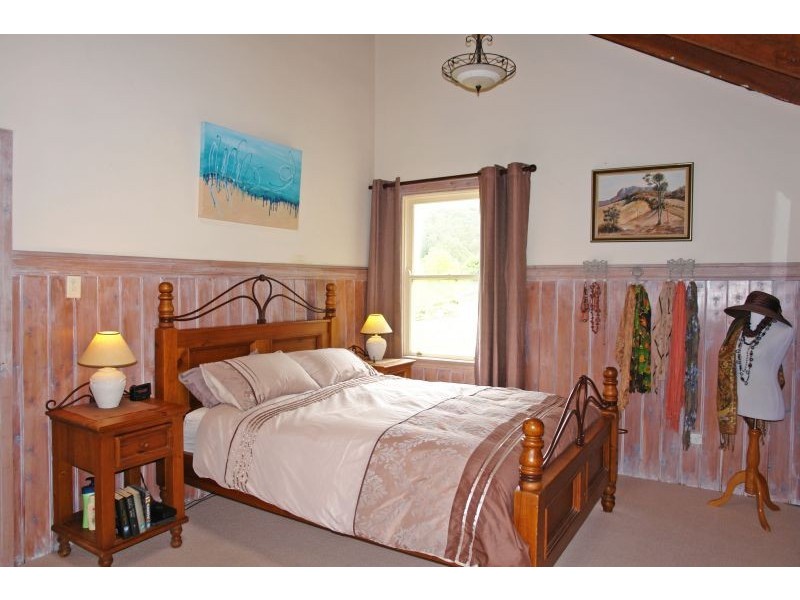 77 Hills Lane, Yarramalong NSW 2259