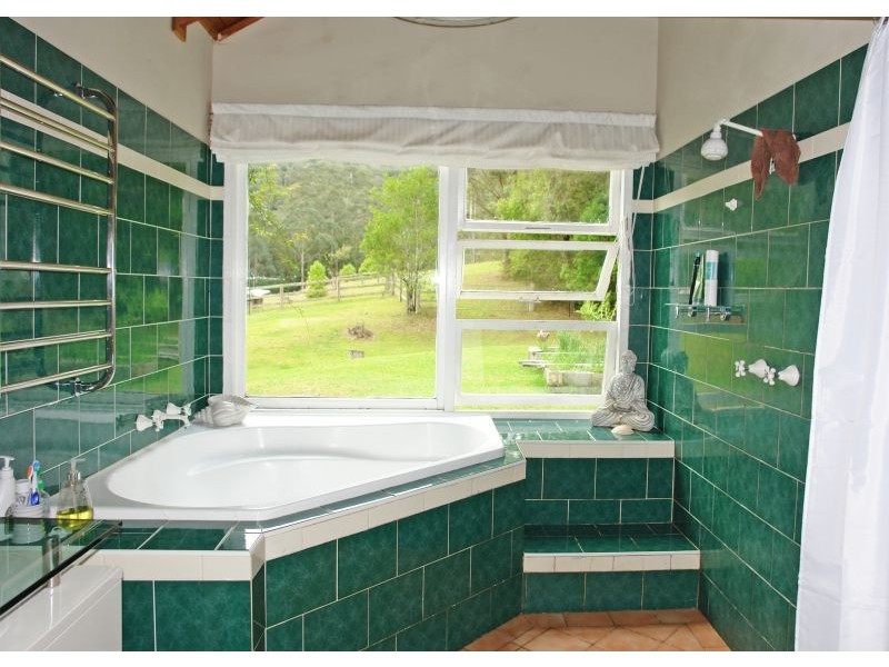 77 Hills Lane, Yarramalong NSW 2259