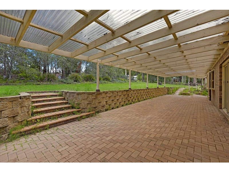 11 Crestwood Road, Jilliby NSW 2259