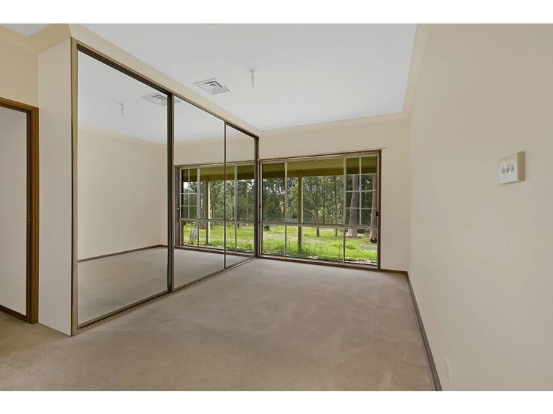 11 Crestwood Road, Jilliby NSW 2259