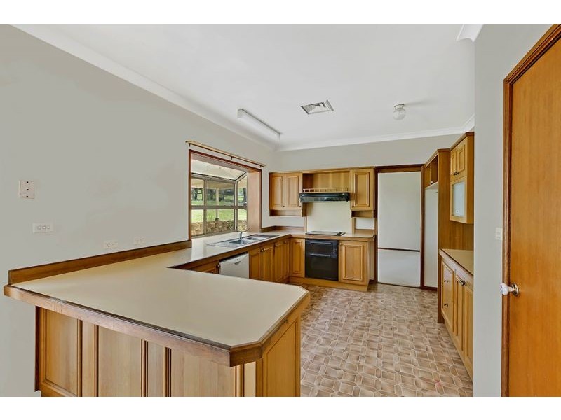 11 Crestwood Road, Jilliby NSW 2259