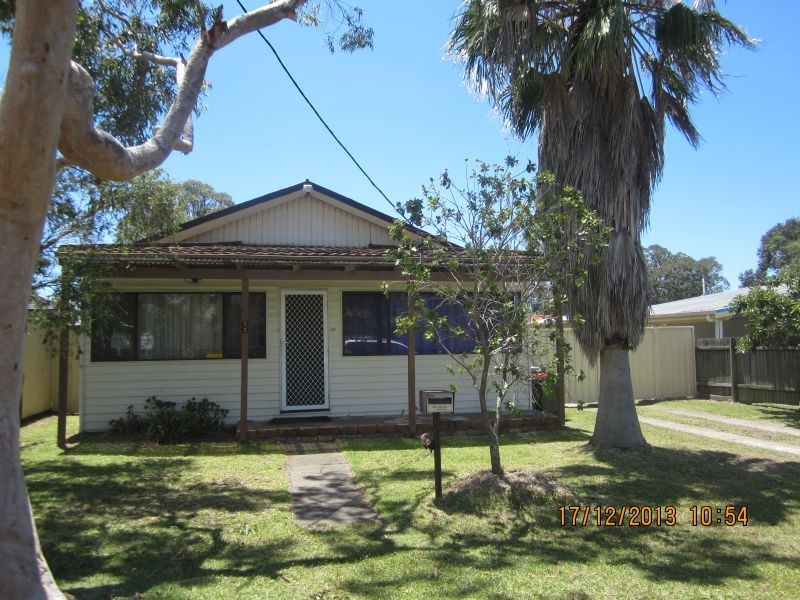33 Wall Road, Gorokan NSW 2263