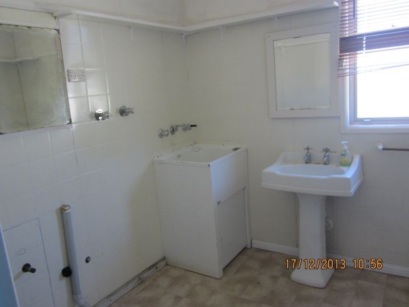 33 Wall Road, Gorokan NSW 2263