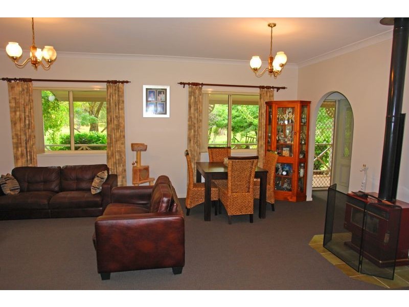 4 Song Bird Lane, Jilliby NSW 2259