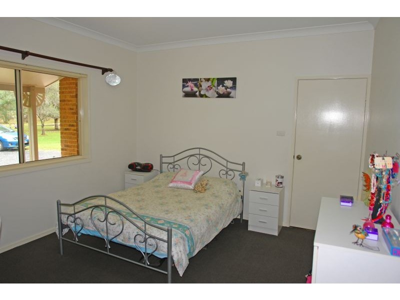 4 Song Bird Lane, Jilliby NSW 2259