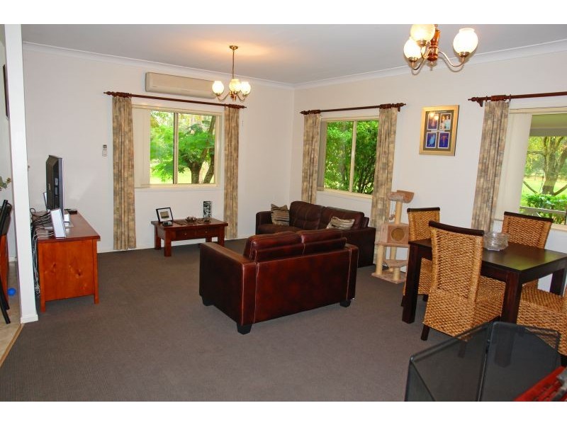 4 Song Bird Lane, Jilliby NSW 2259