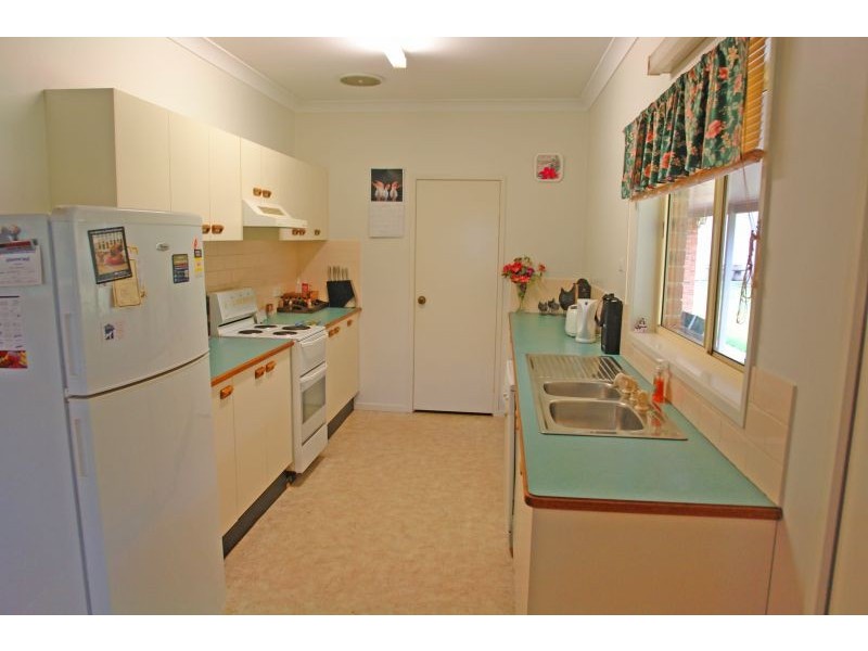 4 Song Bird Lane, Jilliby NSW 2259