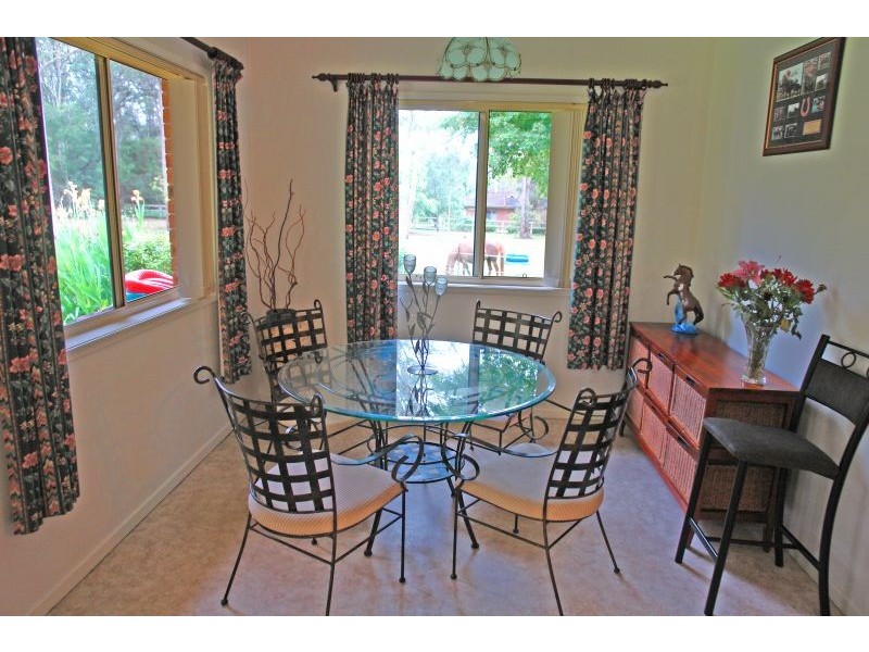 4 Song Bird Lane, Jilliby NSW 2259